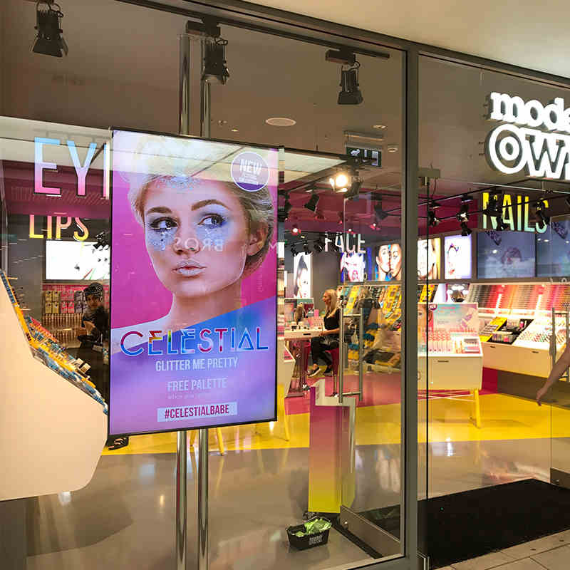 65" Single-Sided 2500nits High Bright Window LCD Poster Display, Android RK3568 2G+32G, Non-Touch, Cloud/APP/USB, Wall-Mount/Floor Stand/Suspended Installation