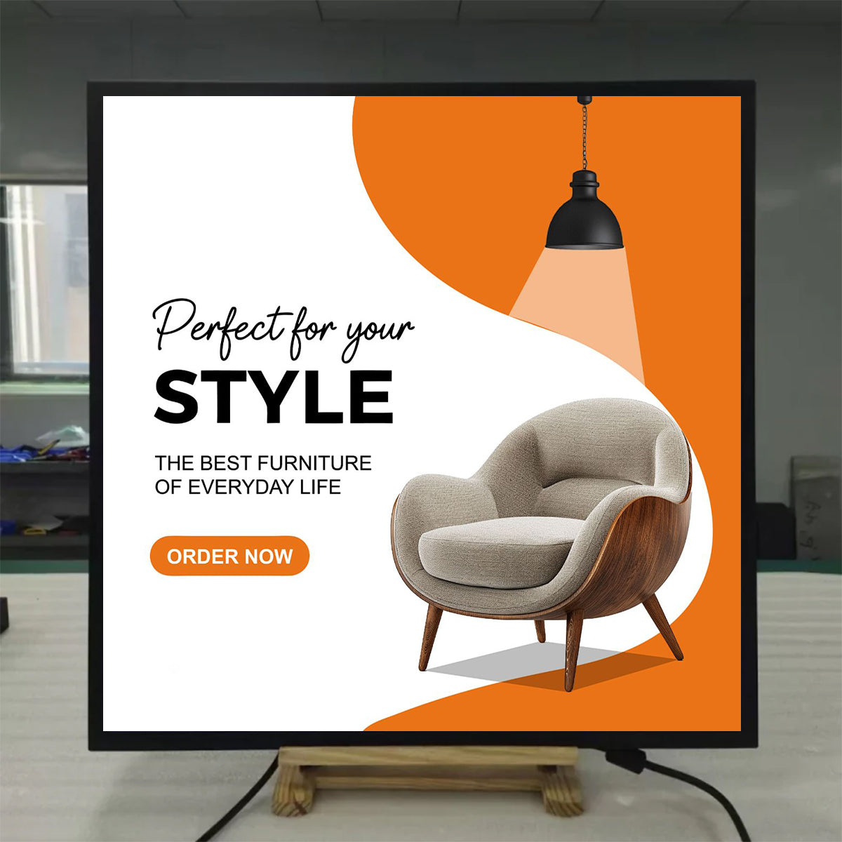 SQ Series 33.3 Inch (598×598mm Viewable) Proportional Square LCD Display Screen, Cloud / APP / USB Disk