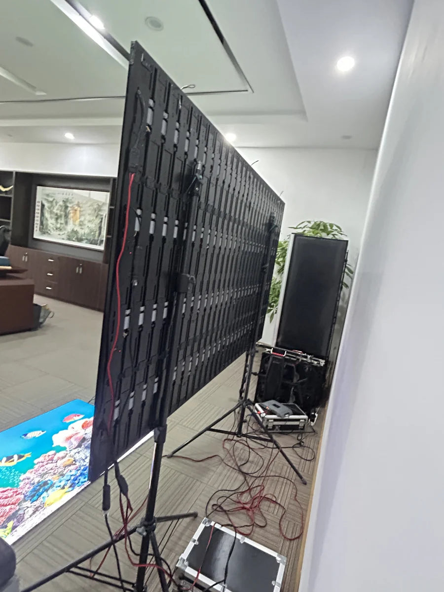 88 Inch Rolling TV P1.562 2x1 Meters 2SQM Portable LED Display Screen Kit